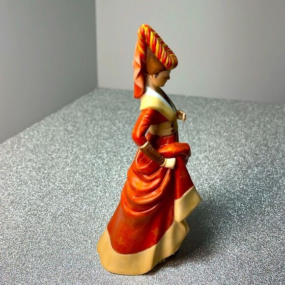 The Great Fashions of History CATHERINE Medieval Period by Lenox. KK327 - Picture 4 of 5